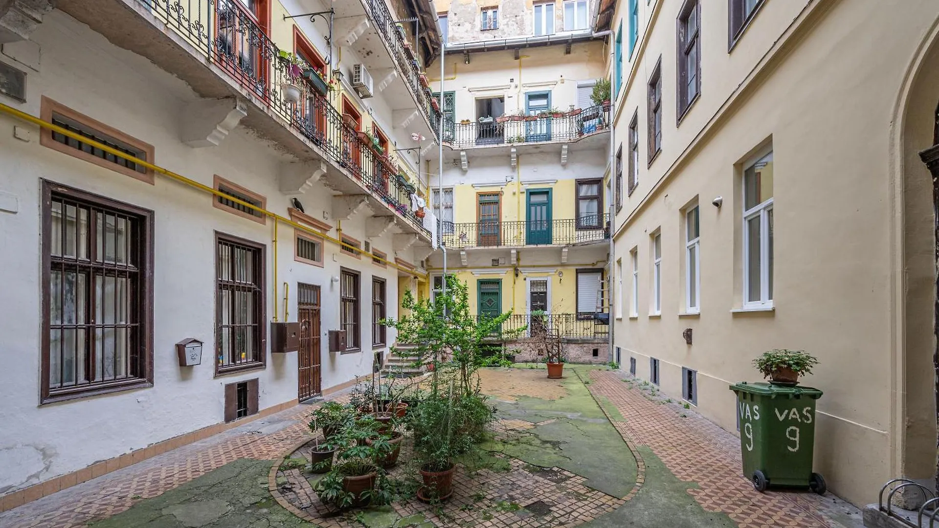 District 6Th Sense Apartment Budapest 0*,