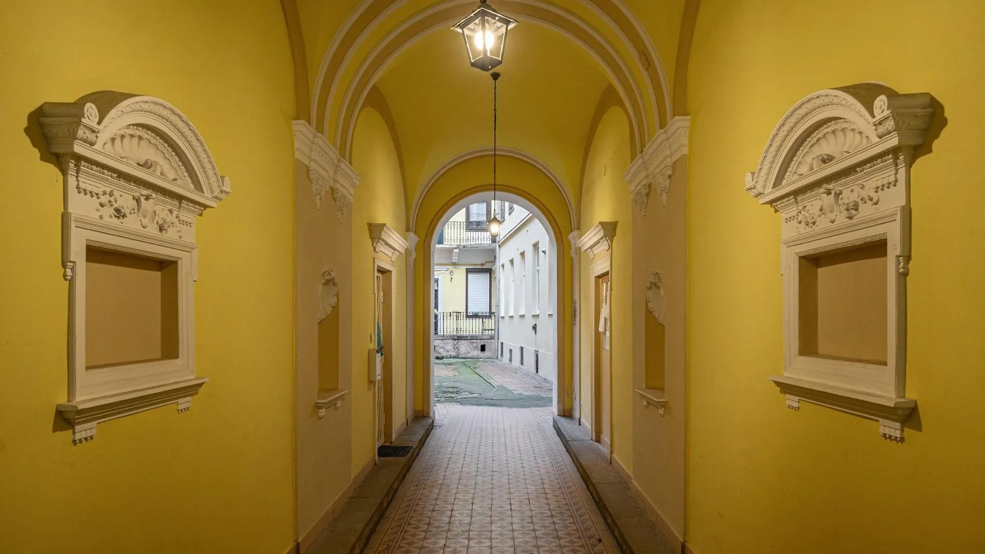 District 6Th Sense Apartment Budapest 0*,  Magyarország