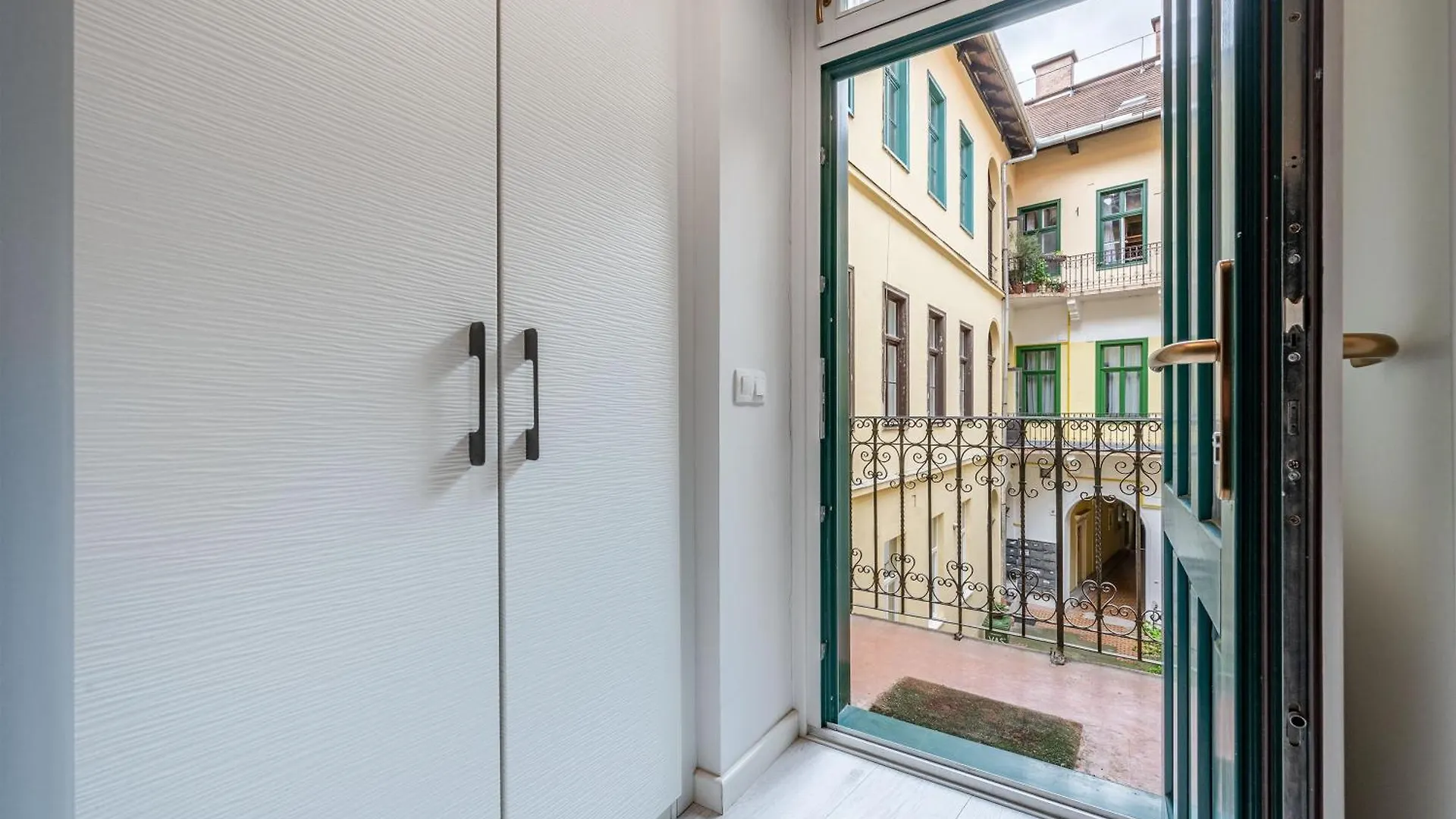 District 6Th Sense Apartment Budapest Magyarország